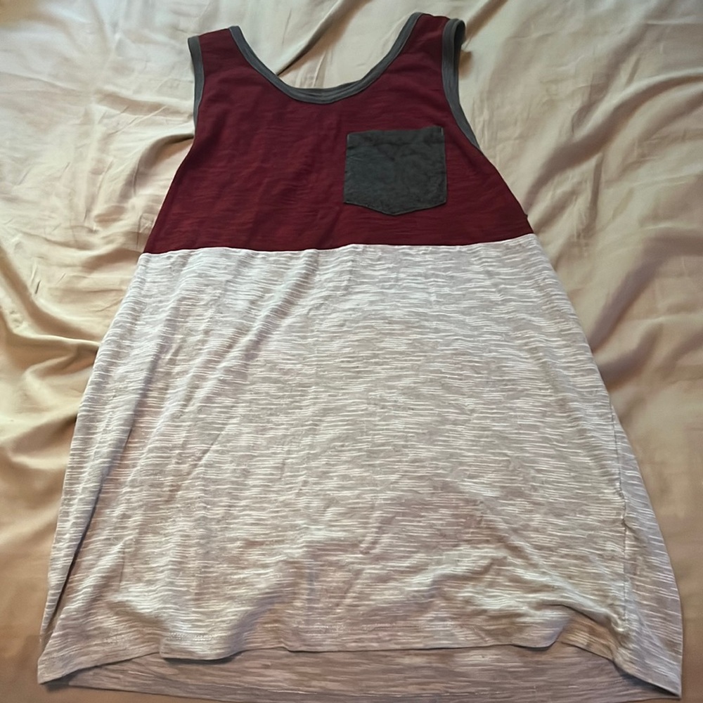 Mens RetroFit XL tank top fits like medium